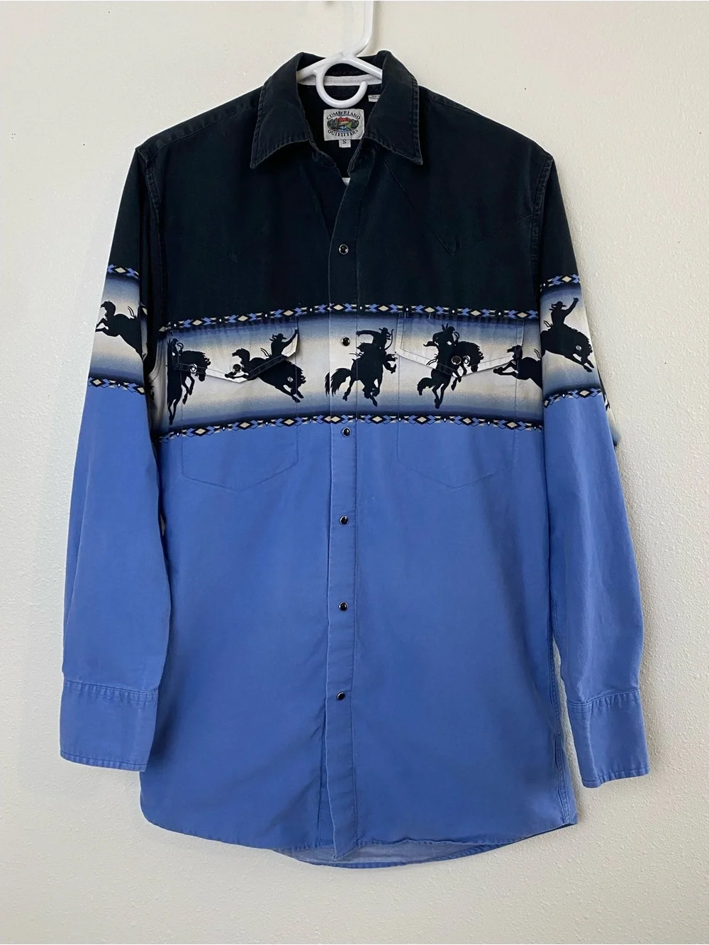 Cumberland Outfitters Snap Front Western Shirt - Small
